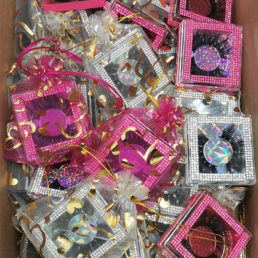 25mm Mink Lashes with Case Included!