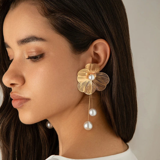 Pearl Hanging Flower Earrings