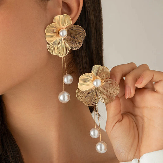 Pearl Hanging Flower Earrings